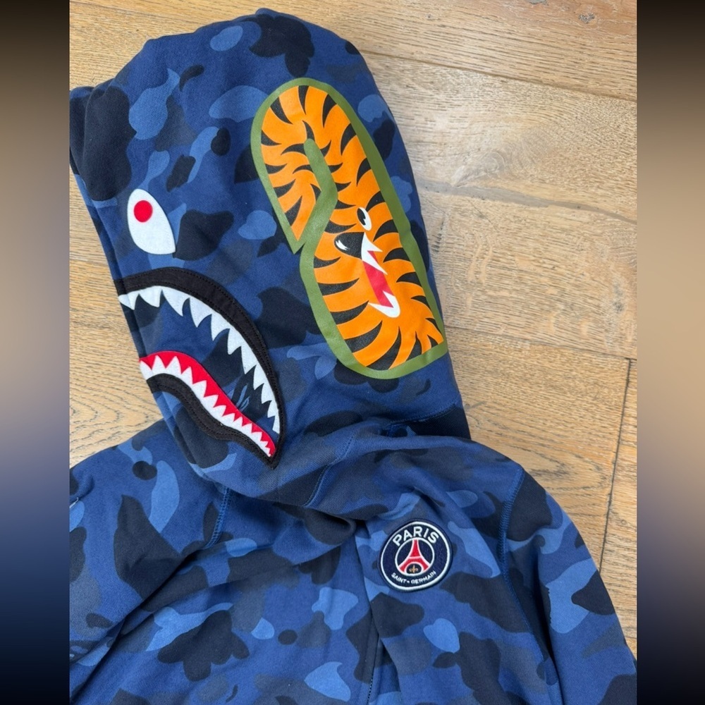 Bape x PSG hoody size XL - Picture 3 of 3